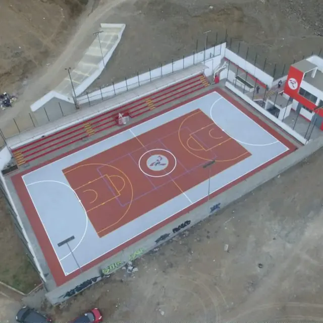 Polideportivo del IPD, Puente Piedra, Lima. Piso de poliuretano.